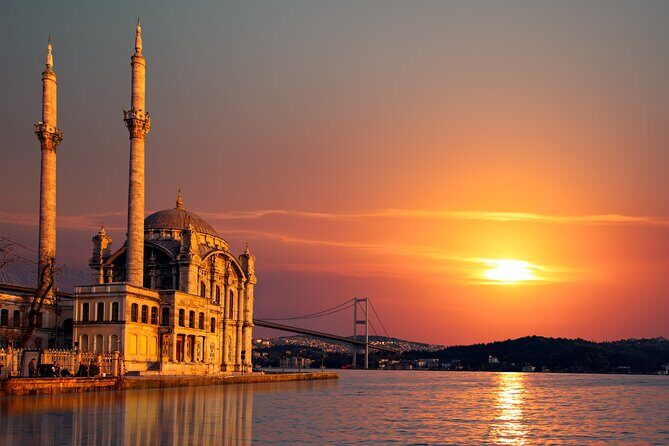 Istanbul Bosphorus Sunset Yacht Cruise with Snack and Refreshment - Food, tea, and the snack reality check (what you’ll actually get)
