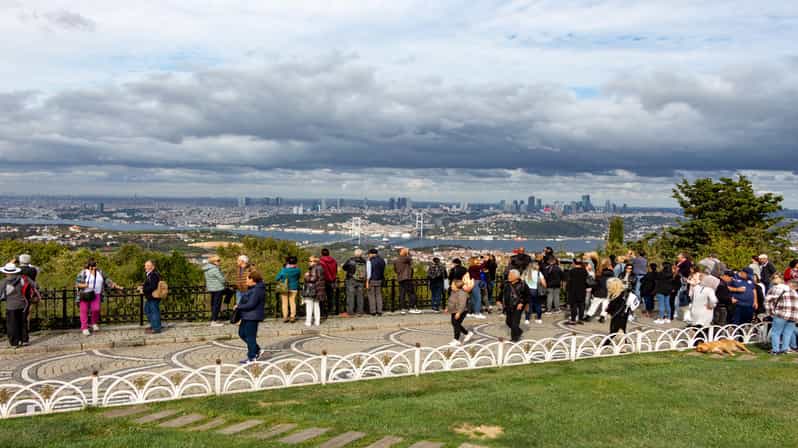 Istanbul: City Hightlights Bus Tour and Bosphorus Cruise - Guides, pacing, and what the 10 hours feels like in practice