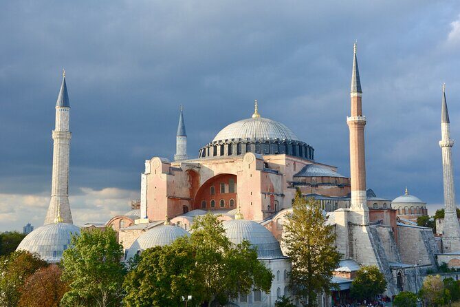 Istanbul Classics and Bosphorus Cruise Private Tour - Grand Bazaar route: an old shopping mall, with a strategy