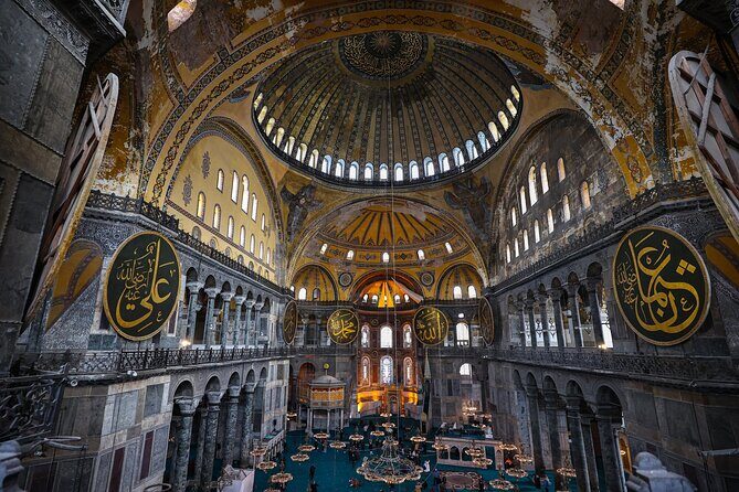 Istanbul Classics and Bosphorus Cruise Private Tour - Misir Çarşısı (Spice Market): smells, color, and sensible shopping