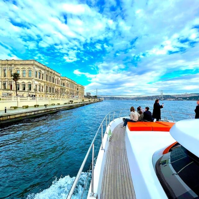 Istanbul: Daytime Bosphorus Yacht Cruise with Fruit & Snacks - Comfort, Crew, and the Small-Group Feeling