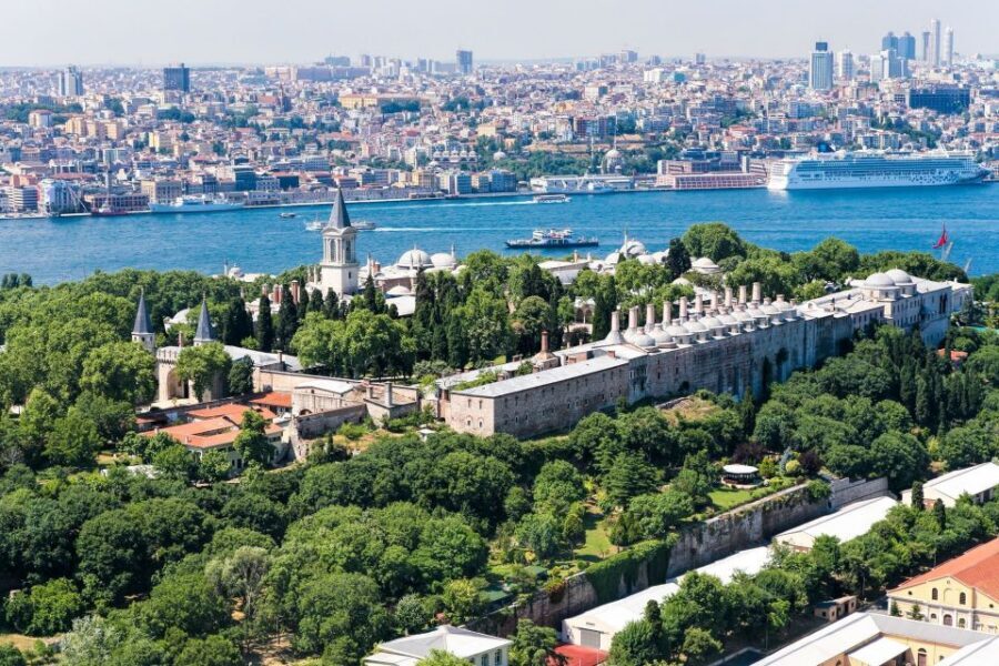 Istanbul: Guided Old City Tour and Bosphorus Sunset Cruise - Grand Bazaar: shopping time that still feels guided