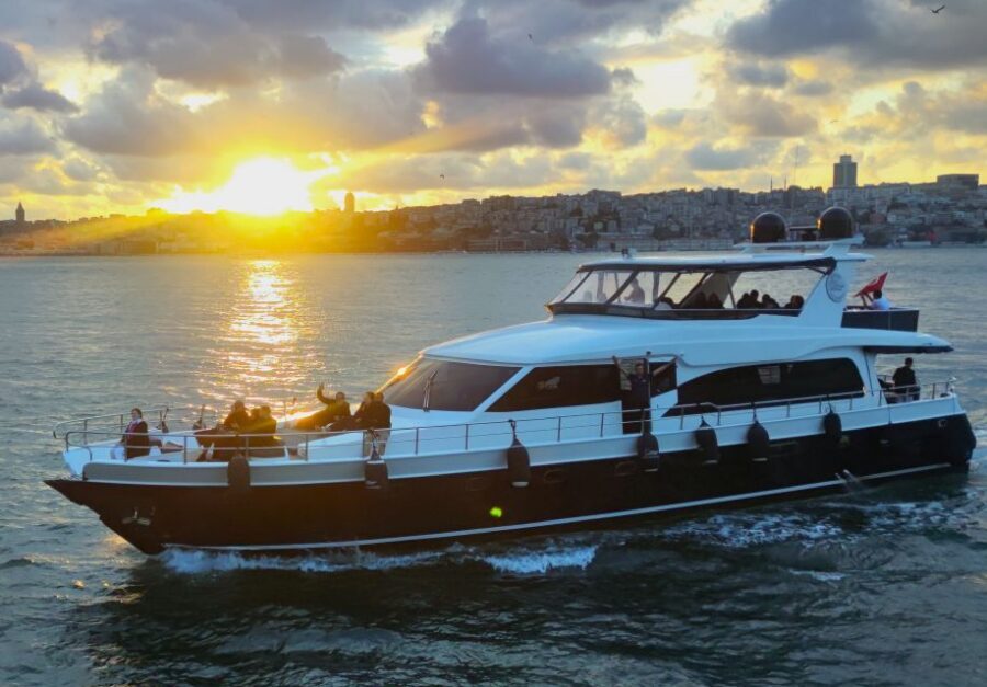 Istanbul: Guided Old City Tour and Bosphorus Sunset Cruise - The Bosphorus sunset cruise on a luxury yacht near Maiden’s Tower
