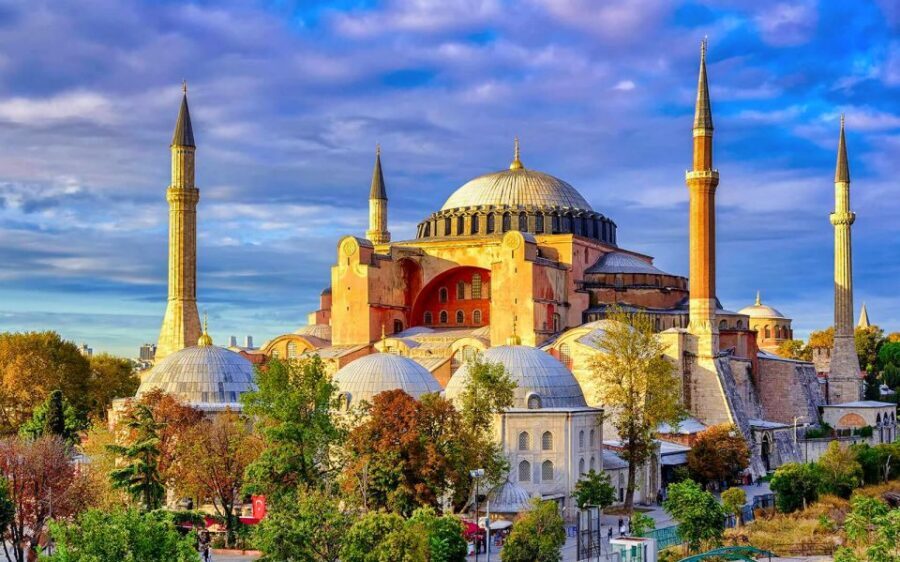 Istanbul: Guided Old City Tour and Bosphorus Sunset Cruise - Sultanahmet essentials: Hippodrome, German Fountain, and the Sultan Ahmed Mosque