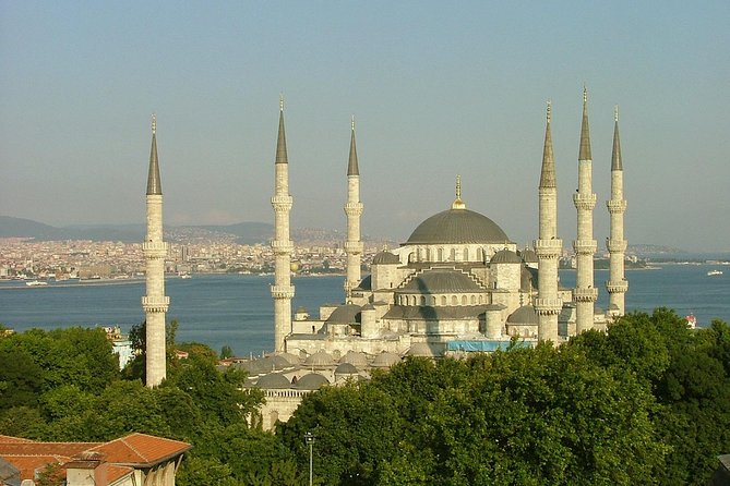 Istanbul Imperial & Bosphorus Tour - Incl. Lunch - Grand Bazaar and Spice Bazaar: shopping lanes with real time limits