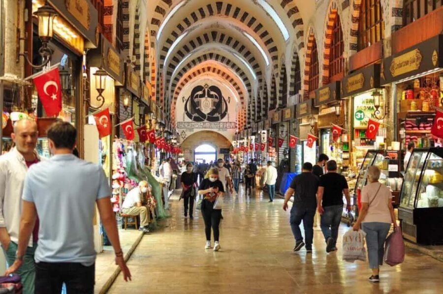 Istanbul: Old City And Bosphorus Bus Tour with Lunch - Topkapi Palace and Sultanahmet Square: Timing Meets Reality
