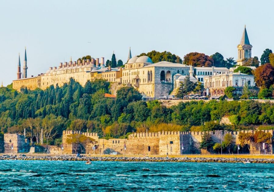 Istanbul: Old City Tour and Luxury Sunset Bosphorus Cruise - Lunch Break: A Rooftop Meal That Keeps the Day on Track