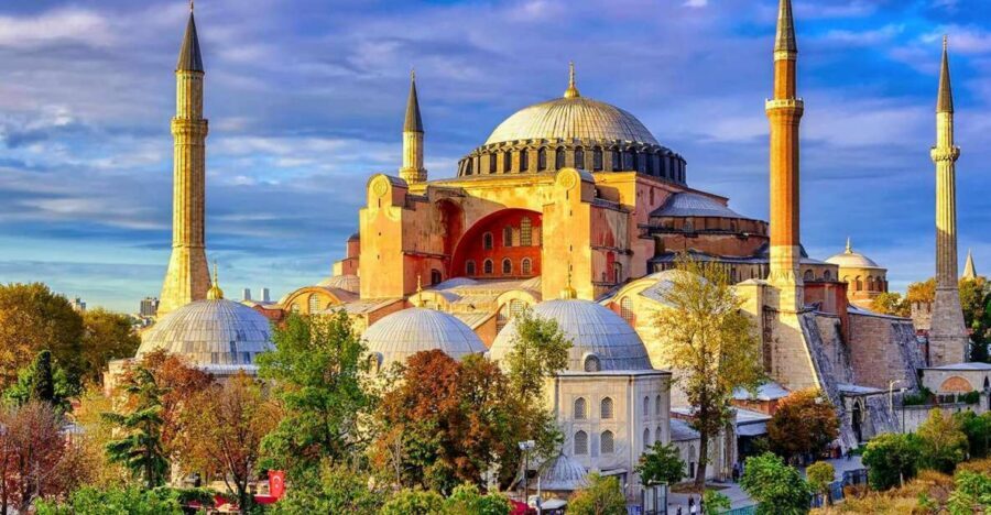 Istanbul: Old City Tour and Luxury Sunset Bosphorus Cruise - Hagia Sophia and Topkapi Palace: Two Big Stops, Two Different Fee Realities