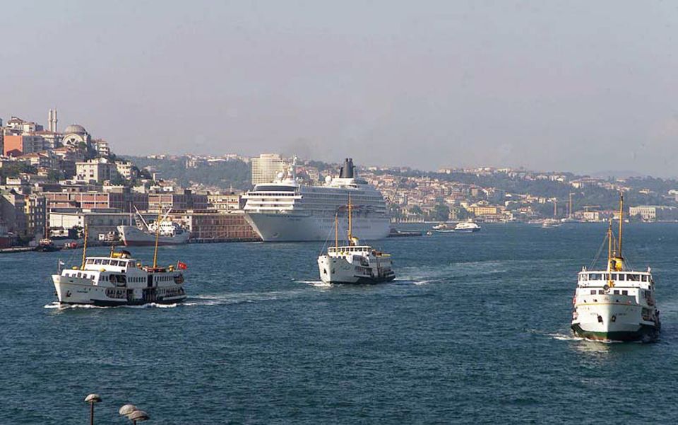 Istanbul: Old Town Highlights Tour & Bosphorus Cruise - A one-day loop through Sultanahmet icons and the Bosphorus