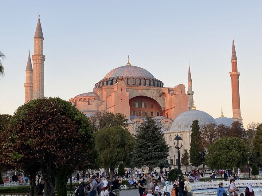 Istanbul: Old Town Highlights Tour & Bosphorus Cruise - Blue Mosque and the Hippodrome: six minarets and ancient arena leftovers