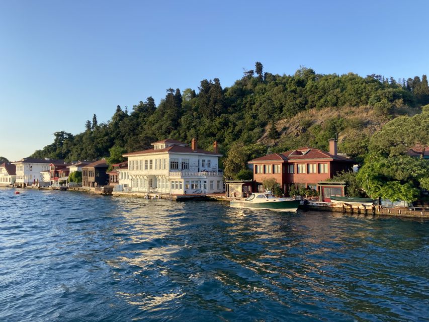 Istanbul: Old Town Highlights Tour & Bosphorus Cruise - Lunch in Sultanahmet: four courses, set menu style