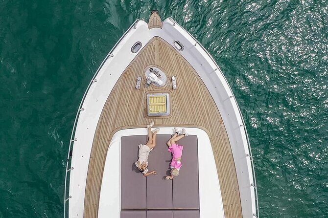 Istanbul: Private Bosphorus Tour On Luxury Yatch - Price and Value: What $600 Really Buys (Group Up To 12)