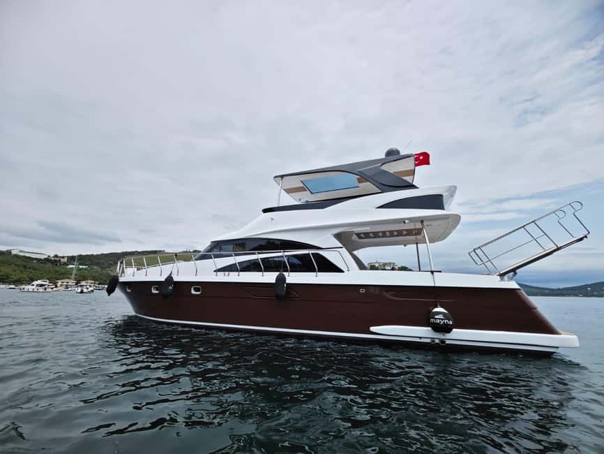 Istanbul: Private Bosphorus Yacht with Tour Guide and Snacks - The 2-Hour Yacht Flow: Dolmabahce, Beylerbeyi, Maiden’s Tower, Rumeli Fortress