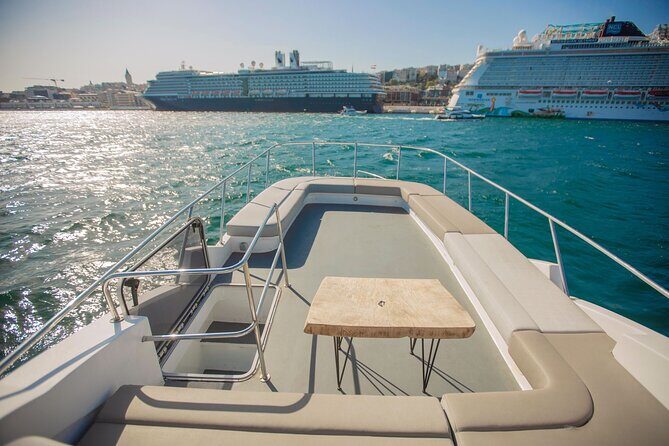 Istanbul Private Luxury Yacht on Bosphorus 14 mt 46feet - Price and Value: Why $200 Can Feel Like a Bargain