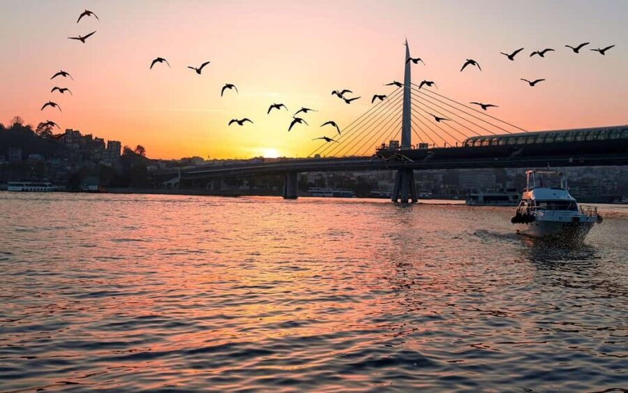 Istanbul: Sunset Bosphorus Yacht Cruise with A break on Asia - Meeting at Karaköy and Getting Oriented Fast