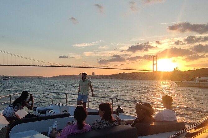 Istanbul Sunset Cruise on the Bosphorus - The Bosphorus sunset: why 2.5 hours feels like more