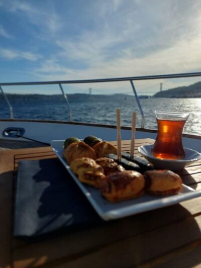 Istanbul: Sunset Yacht Cruise on the Bosphorus with Transfer - A Two-Hour Itinerary Built Around Views, Not Hurry