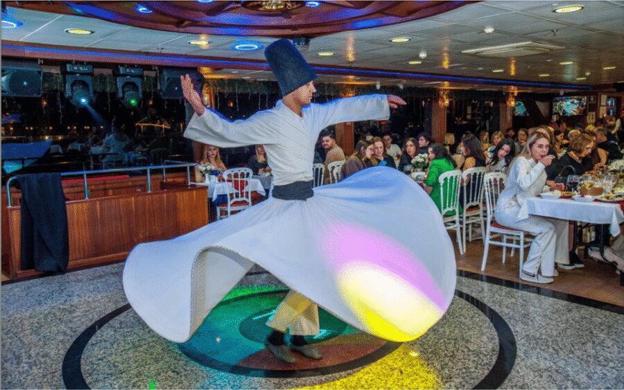 İstanbul: Turkish Night On the Bosphorus with Private Table - The real test: pickup timing and where the coach can reach you