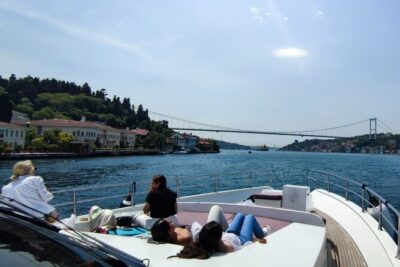 Luxury Bosphorus Yacht Cruise – Stopover in Asian Side - Yacht Comfort, Space, and the Snack-and-Tea Rhythm