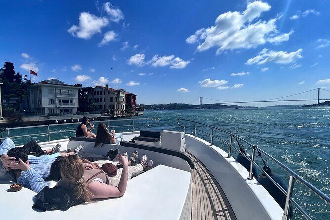 Luxury Bosphorus Yacht Tour – Asian Side Stop & Exploration - The route’s storyline: palaces, mosques, and Ottoman power