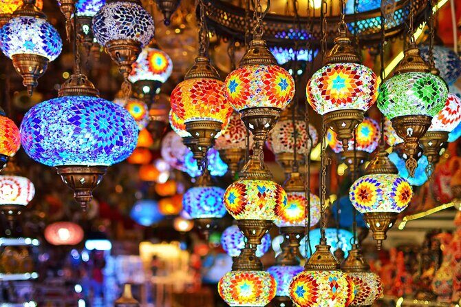Majestic Istanbul: Walking Tour & Sunset Cruise on the Bosphorus - Spice Bazaar (Misir Çarşısı): where taste wins over speed