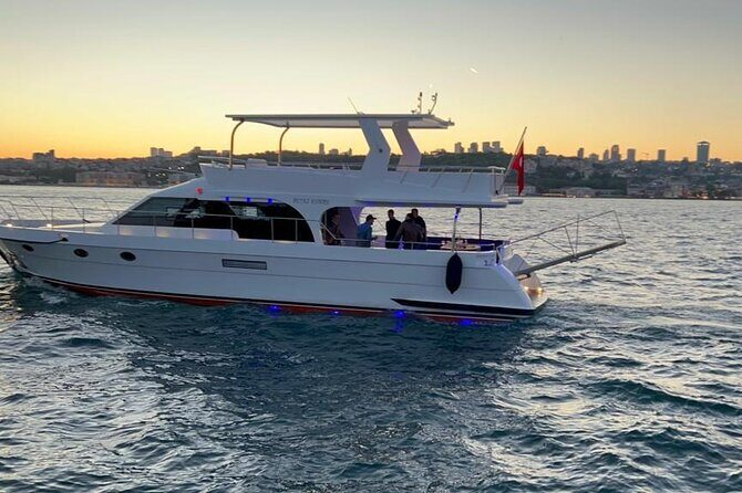 Private 2-Hour Bosphorus Cruise with Yacth - 19th-century Ottoman summer palace: more beauty from the shoreline