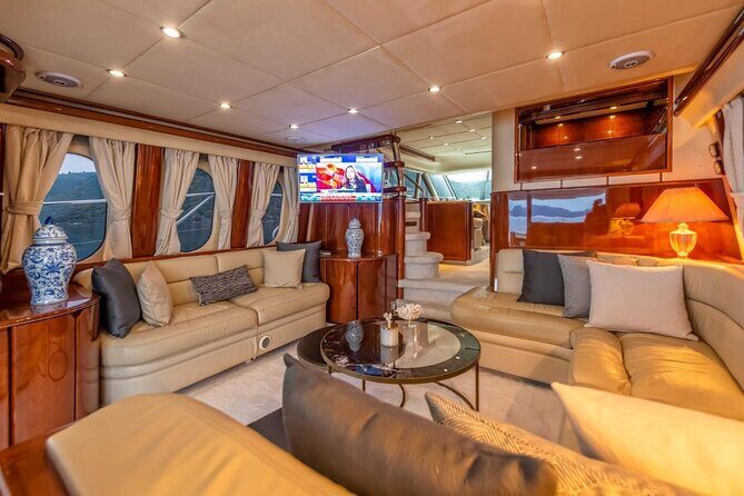 Private Luxury Yacht Cruise on Bosphorus - Crew and English narration: turning views into understanding