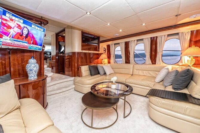 Private Luxury Yacht Cruise on Bosphorus - Timing your cruise: when the Bosphorus looks best