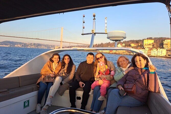 Skip line Old Town tour with Bosphorus Yacht Ride - Galata Bridge hour: a smart break before the yacht