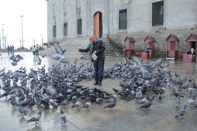 Small Group Full-Day Istanbul: Old City, Bosphorus Cruise & Lunch - Lunch break in Istanbul: 3 courses, and drinks are on you