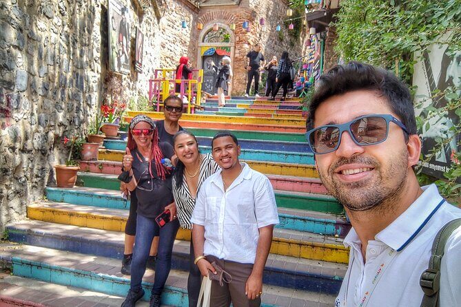 Tours in Spanish in Istanbul. Private tour in Istanbul. Bosphorus tour. - Walking along the Bosphorus: views are better with context